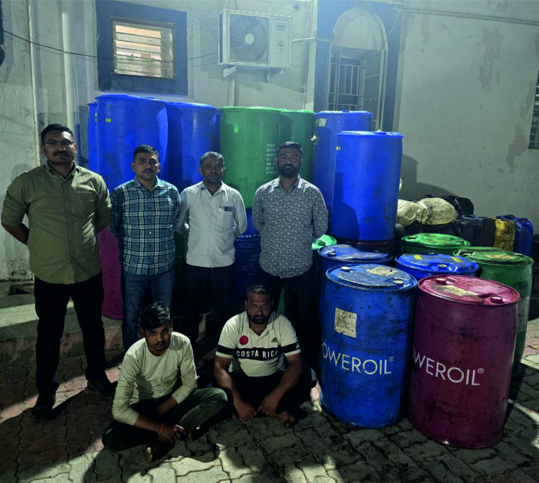 મેઘપર બોરીચીમાથી સોયાબીન તેલના જથ્થા સાથે બે આરોપીઓ ઝડપાયા