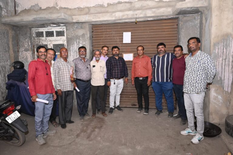 ગાંધીધામ મહાનગરપાલિકા દ્વારા વેરા વસુલાત સઘન બનાવી : ટેક્ષ ભરવામાં કસુરવાર એકમો સીઝ કર્યા