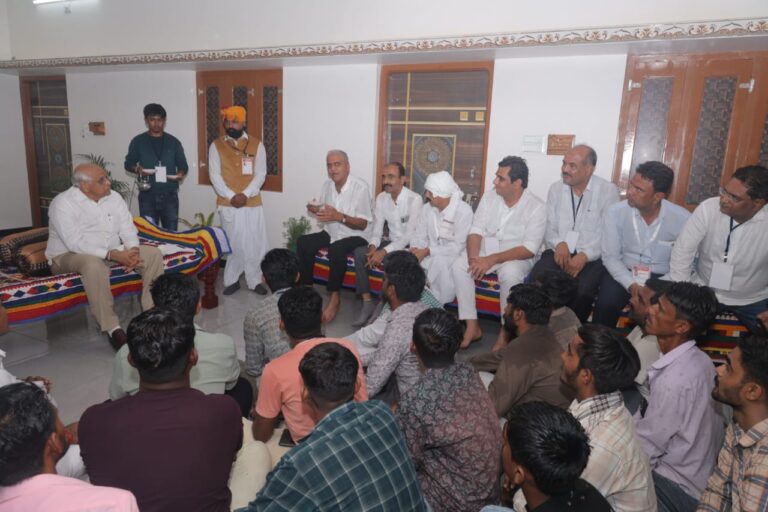 વડાપ્રધાનના વિઝનથી કચ્છના સરહદી વિસ્તારોમાં આવેલા આમૂલ પરિવર્તનથી અવગત થતાં મુખ્યમંત્રી